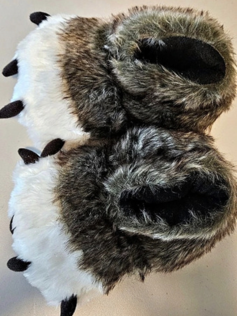 Great Wolf Lodge Slippawz Wolf Paw Slippers Brown & White